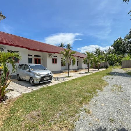 Reddoorz Syariah At Home Ampana Guest House Ampana Kota Exterior foto